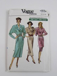 7010 EZ VOGUE BUTTON DRESS LENGTHS, TUNIC, SKIRT PATTERN 8-12, 14-18 choice uncut